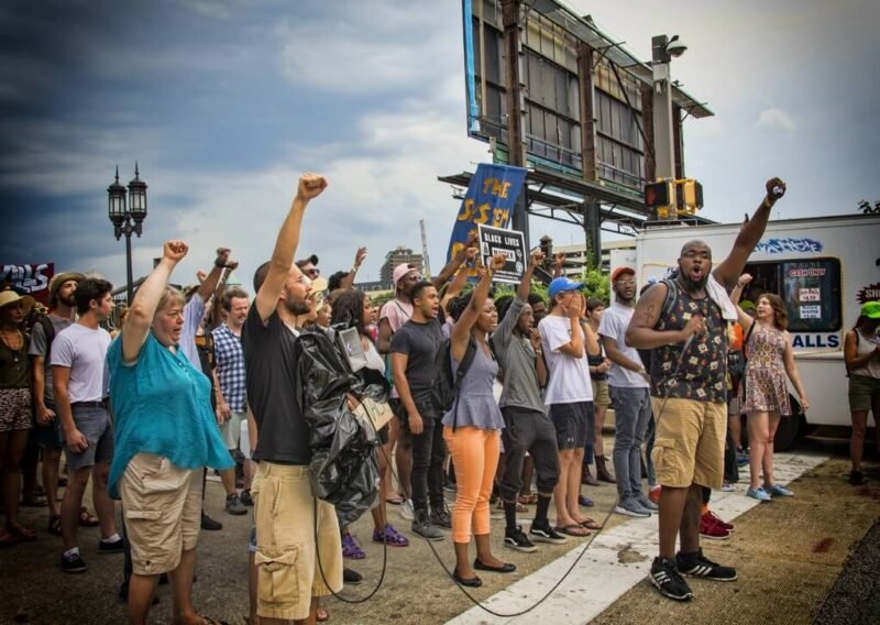 Protest again To Make Investigate people crowd