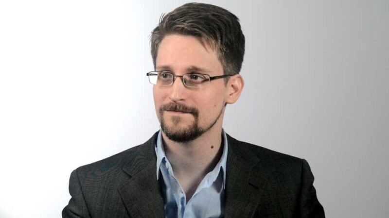Edward Snowden Becomes Russian Citizen edward snowden
