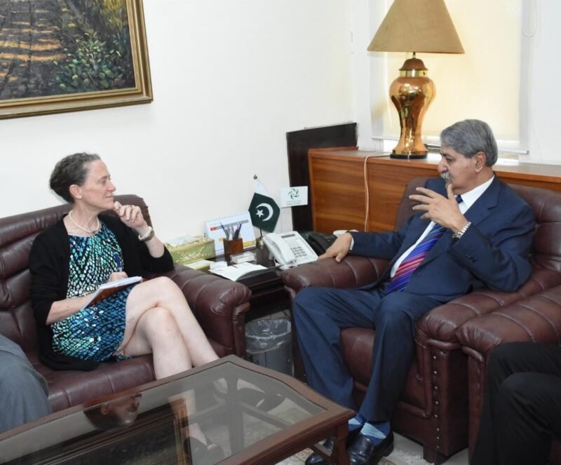 Pakistan and Canada to enhance bilateral trade IMG 20230412 WA0093