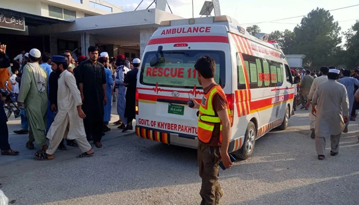 "Deadly Blast at Pakistani Political Convention Kills 39, Injures Over 120"