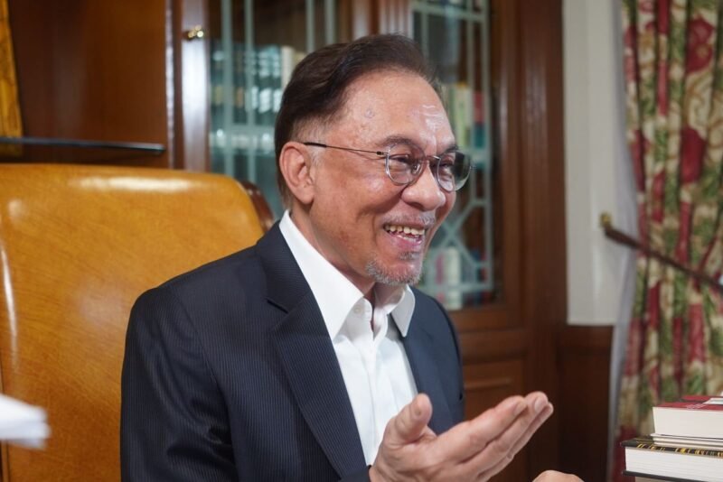 Discover how Pakistan and Malaysia are strengthening their relationship through strategic partnerships in trade, defense, and diplomacy, unlocking new economic opportunities and regional influence.