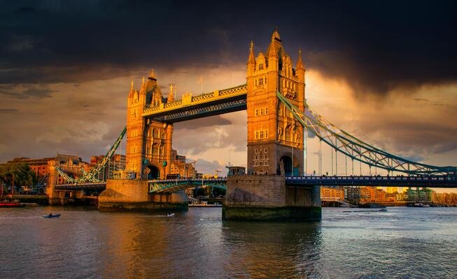 Are the Super-Rich Leaving London? Labour’s Tax Reforms Spur a Wealth Exodus tower-bridge-at-sunset-in-london-uk-photo