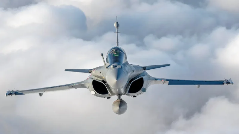 Ukraine France Rafale deal with France shows Europe preparing for a long war with Russia. The conflict is reshaping EU security, budgets, and global stability.