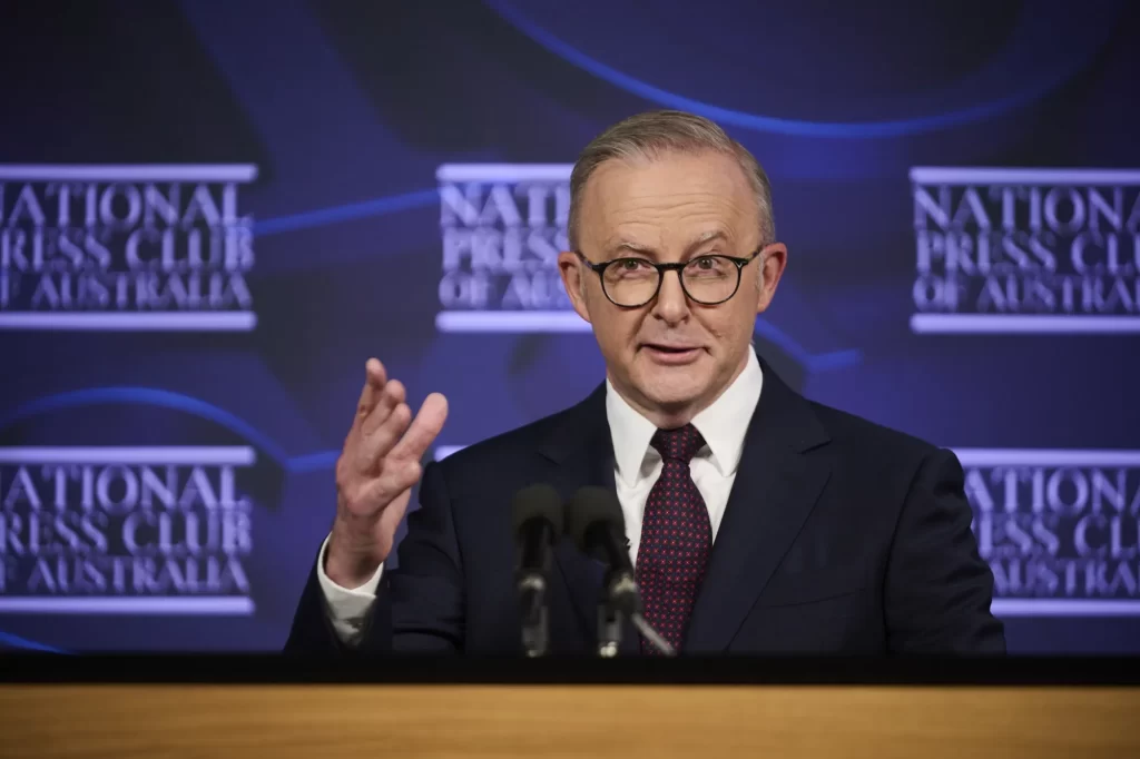 Australian Prime Minister Rejects Collective Blame After Brondi Attack, Reassures Muslim Community Australian Prime Minister Rejects Collective Blame After Brondi Attack, Reassures Muslim Community