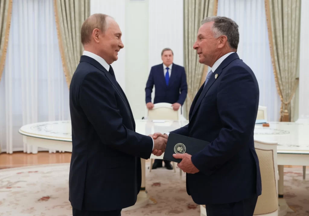 Ukraine peace talks: Putin–Trump Envoys Hold High-Stakes Kremlin Talks as Europe Scrambles for Influence