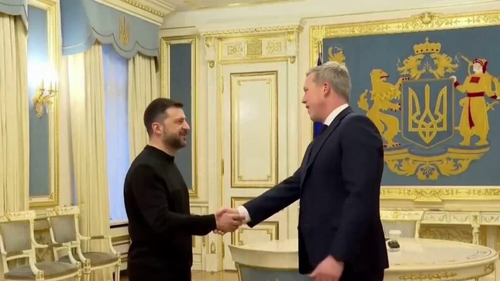 Ukrainian President Desperately Pitches New Secret Peace Plan to Trump as Pressure Mounts for Deal on Russian Terms