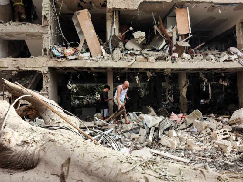Iranian Missiles Rain Down on Jerusalem and Tel Aviv as Israel Responds with Pre-Emptive Strikes Israel Iran Conflict 2026: Iranian Missiles Rain Down on Jerusalem and Tel Aviv as Israel Responds with Pre-Emptive Strikes