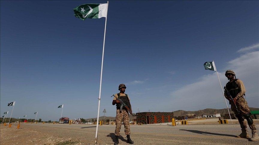 Pakistan Afghanistan Fighting Escalates: World Calls for Restraint as Islamabad Declares Open War Pakistan Afghanistan Fighting Escalates: World Calls for Restraint as Islamabad Declares Open War
