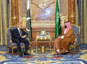 Pakistan diplomatic efforts intensify as PM Shehbaz receives rare Qatar jet escort amid US-Iran talks